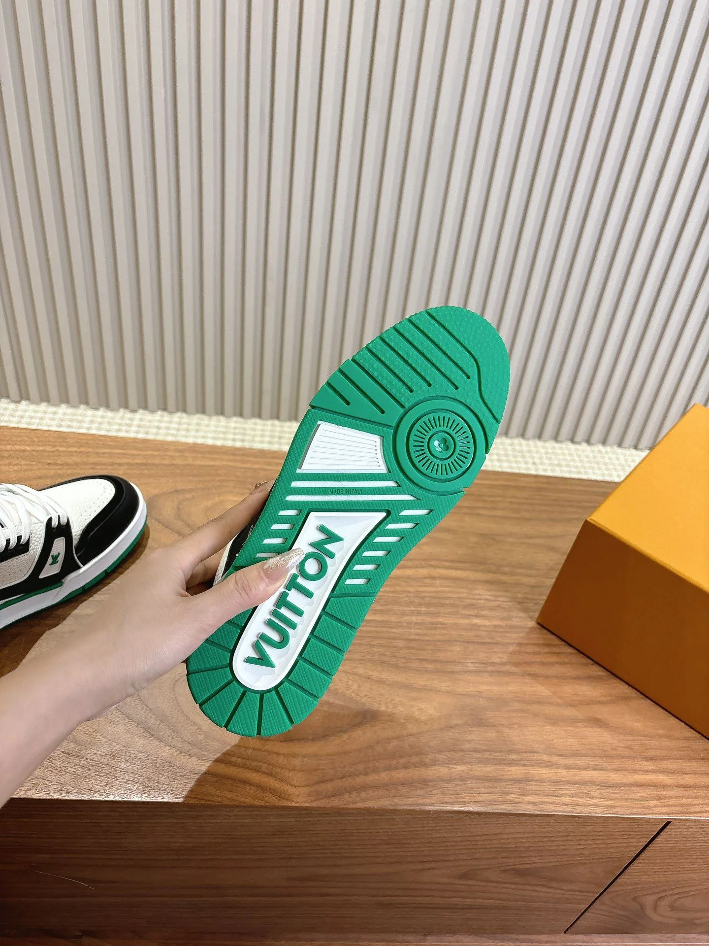 Louis Vuitton Trainer Sneaker DailyWear 31400