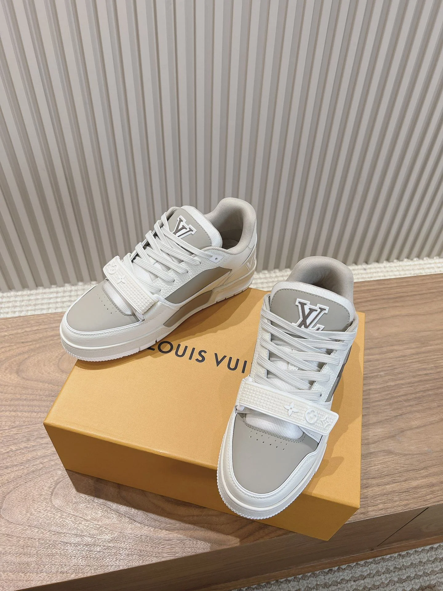 Chic Louis Vuitton Trainer Sneaker 31398