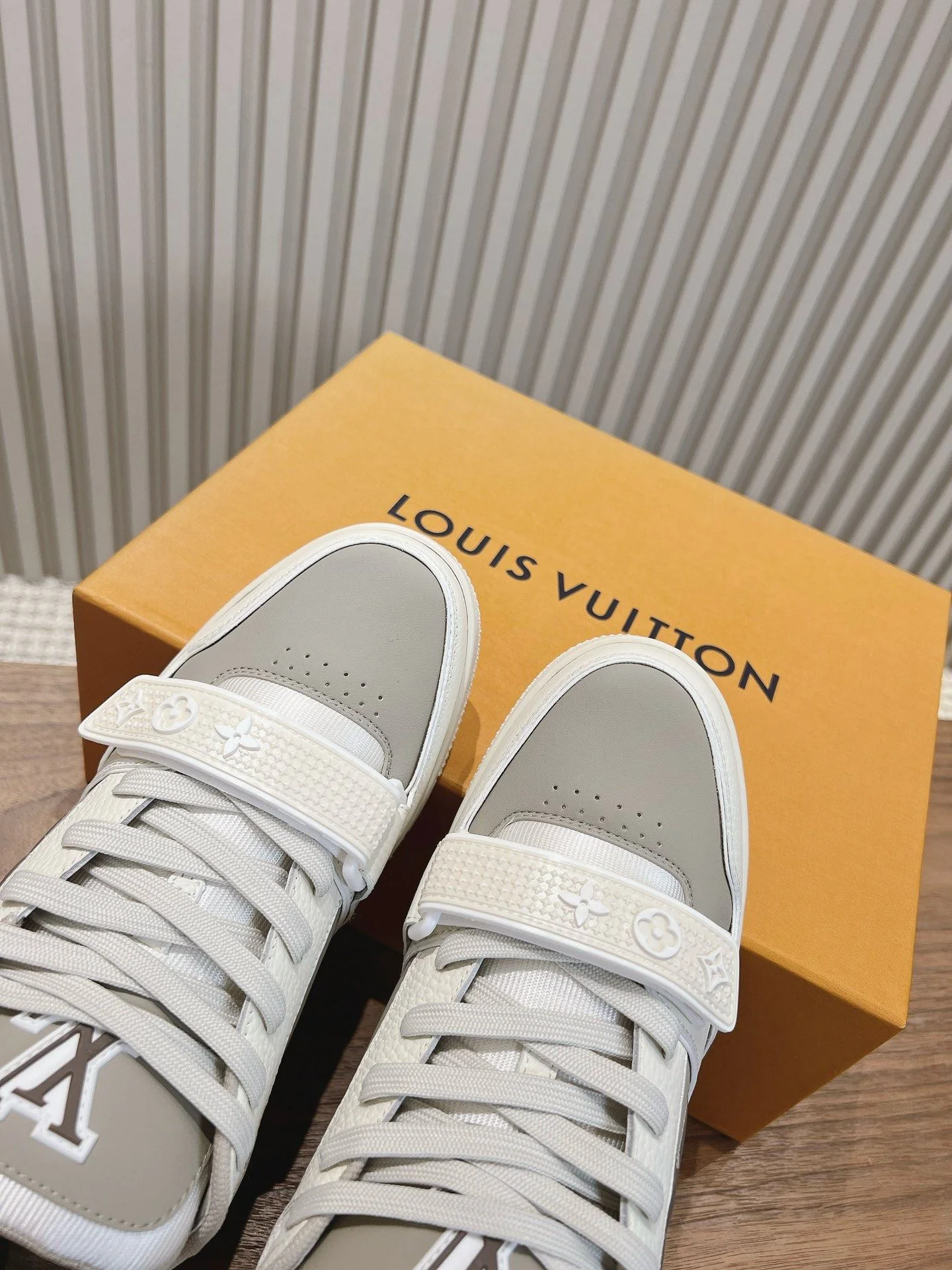 Chic Louis Vuitton Trainer Sneaker 31398