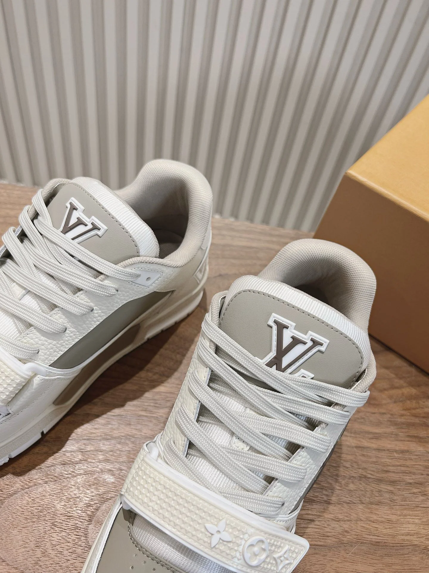Chic Louis Vuitton Trainer Sneaker 31398
