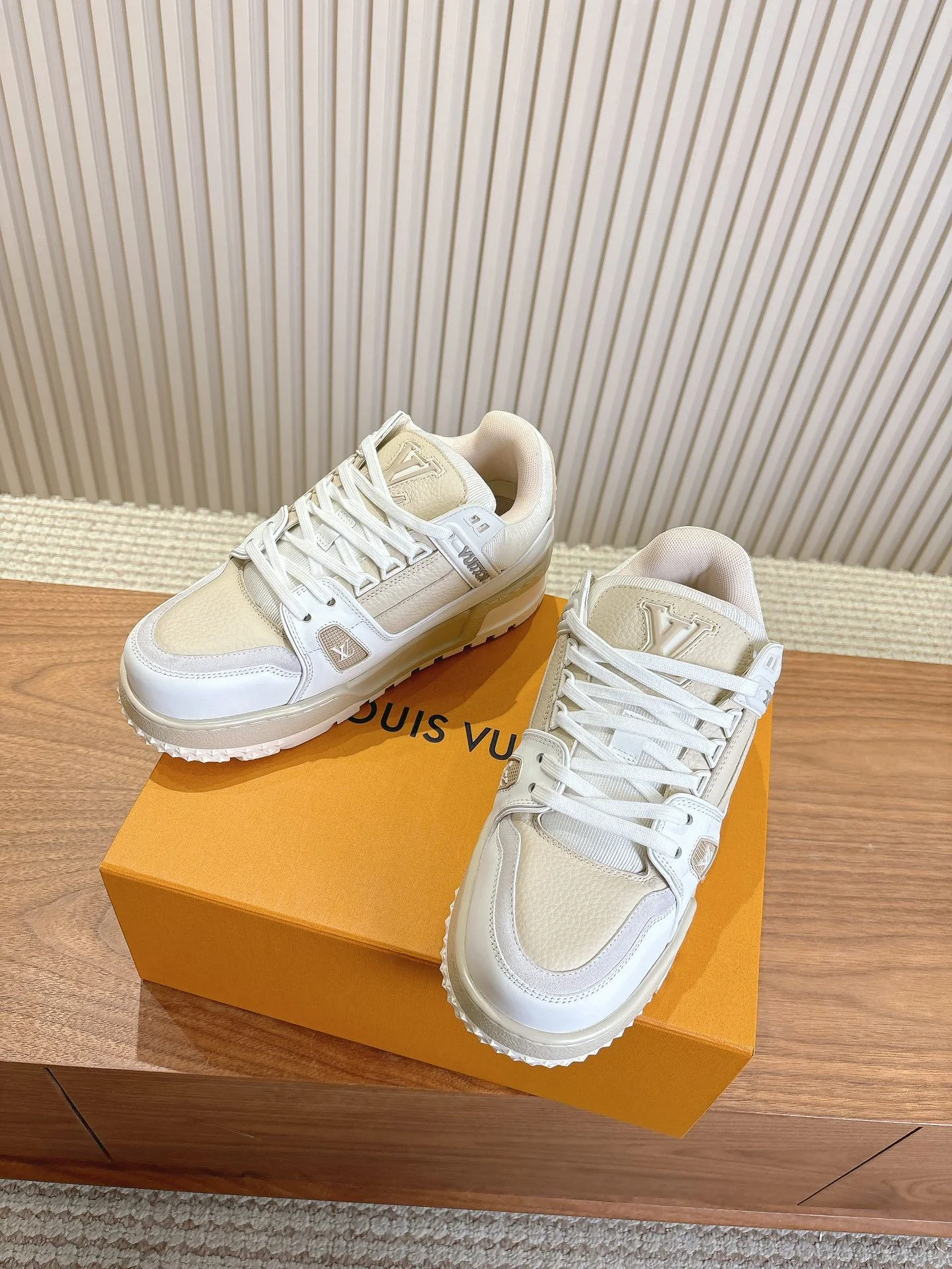 ZipUp Louis Vuitton Trainer Sneaker 31387
