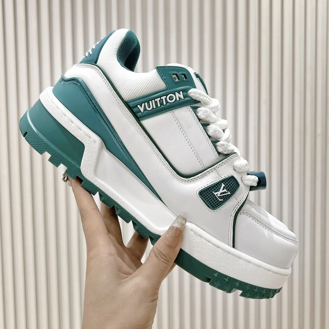 Louis Vuitton Trainer Sneaker Practical 31377