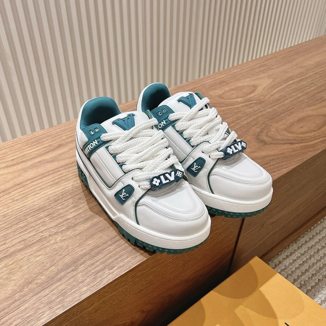 Louis Vuitton Trainer Sneaker Practical 31377