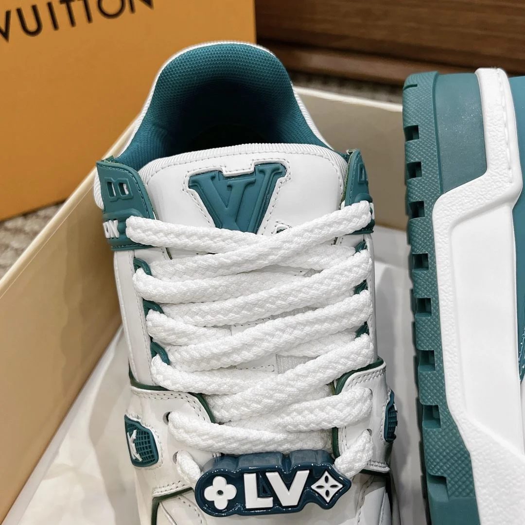 Louis Vuitton Trainer Sneaker Practical 31377