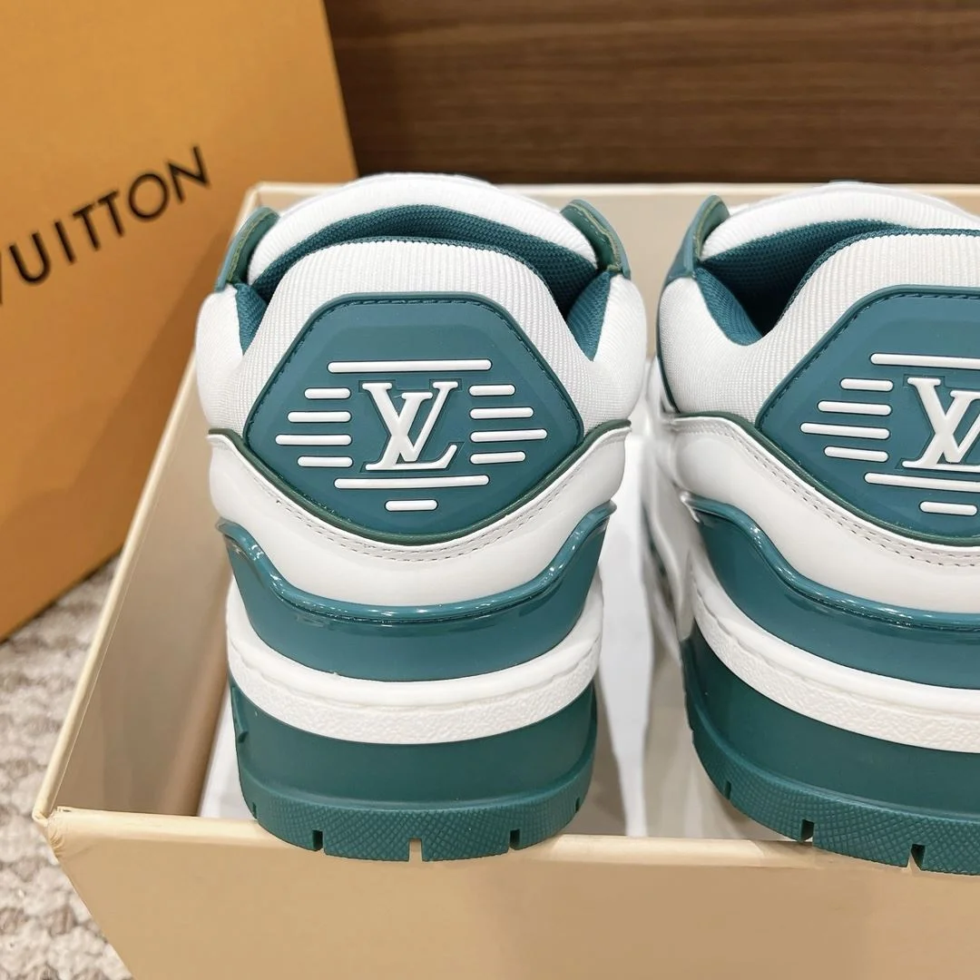 Louis Vuitton Trainer Sneaker Practical 31377