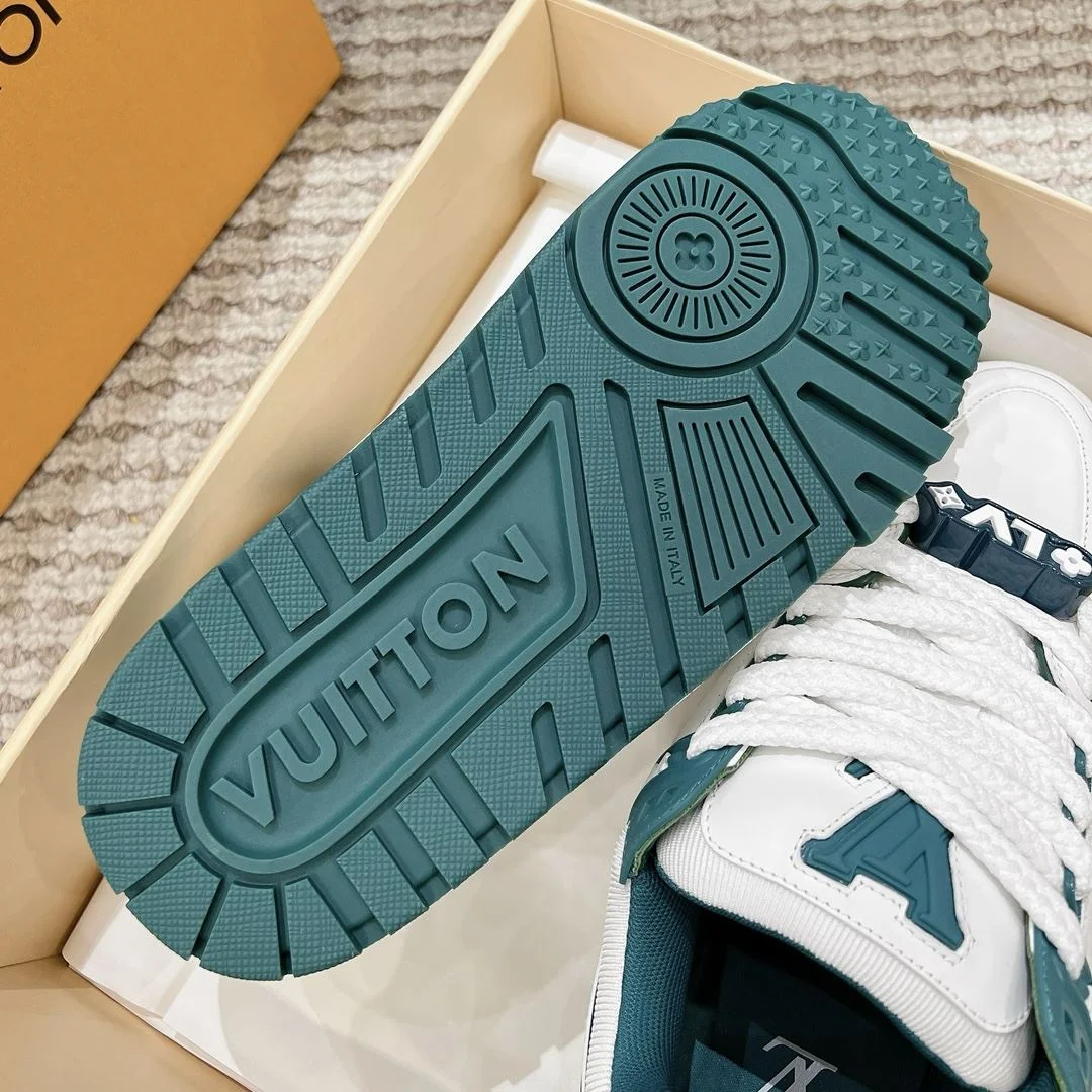 Louis Vuitton Trainer Sneaker Practical 31377