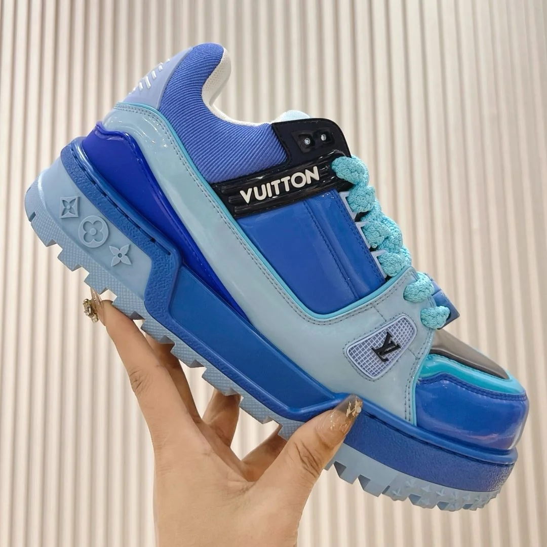 Comfortable Louis Vuitton Trainer Sneaker 31378