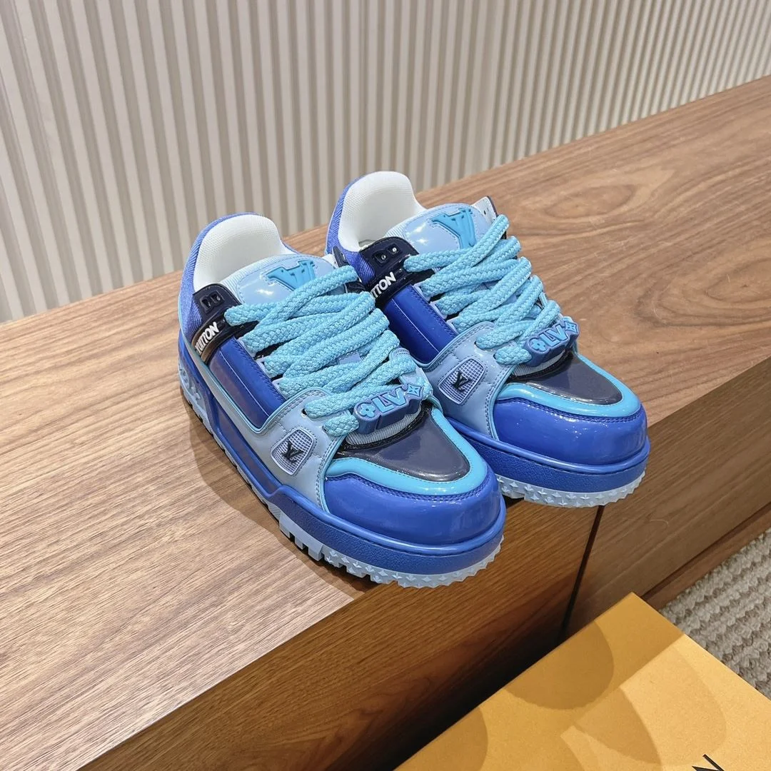 Comfortable Louis Vuitton Trainer Sneaker 31378