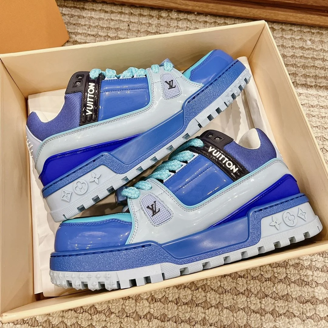 Comfortable Louis Vuitton Trainer Sneaker 31378