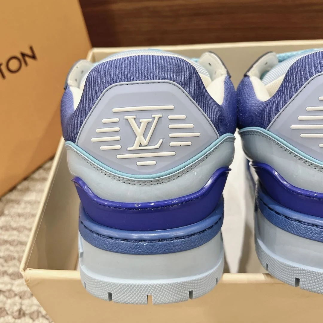 Comfortable Louis Vuitton Trainer Sneaker 31378