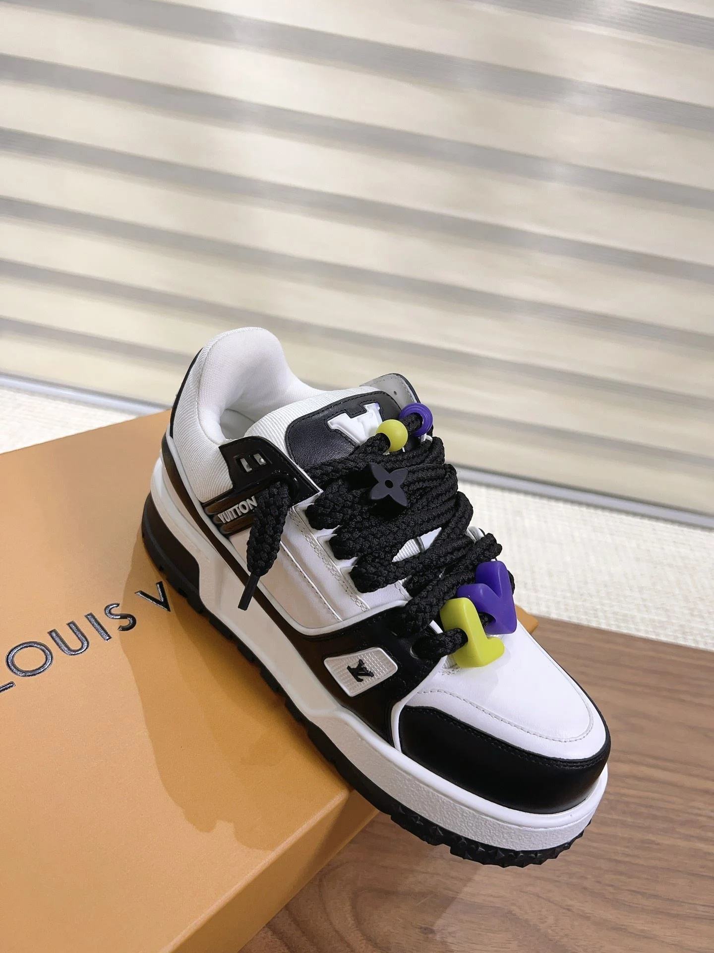 Practical Louis Vuitton Trainer Sneaker 31380