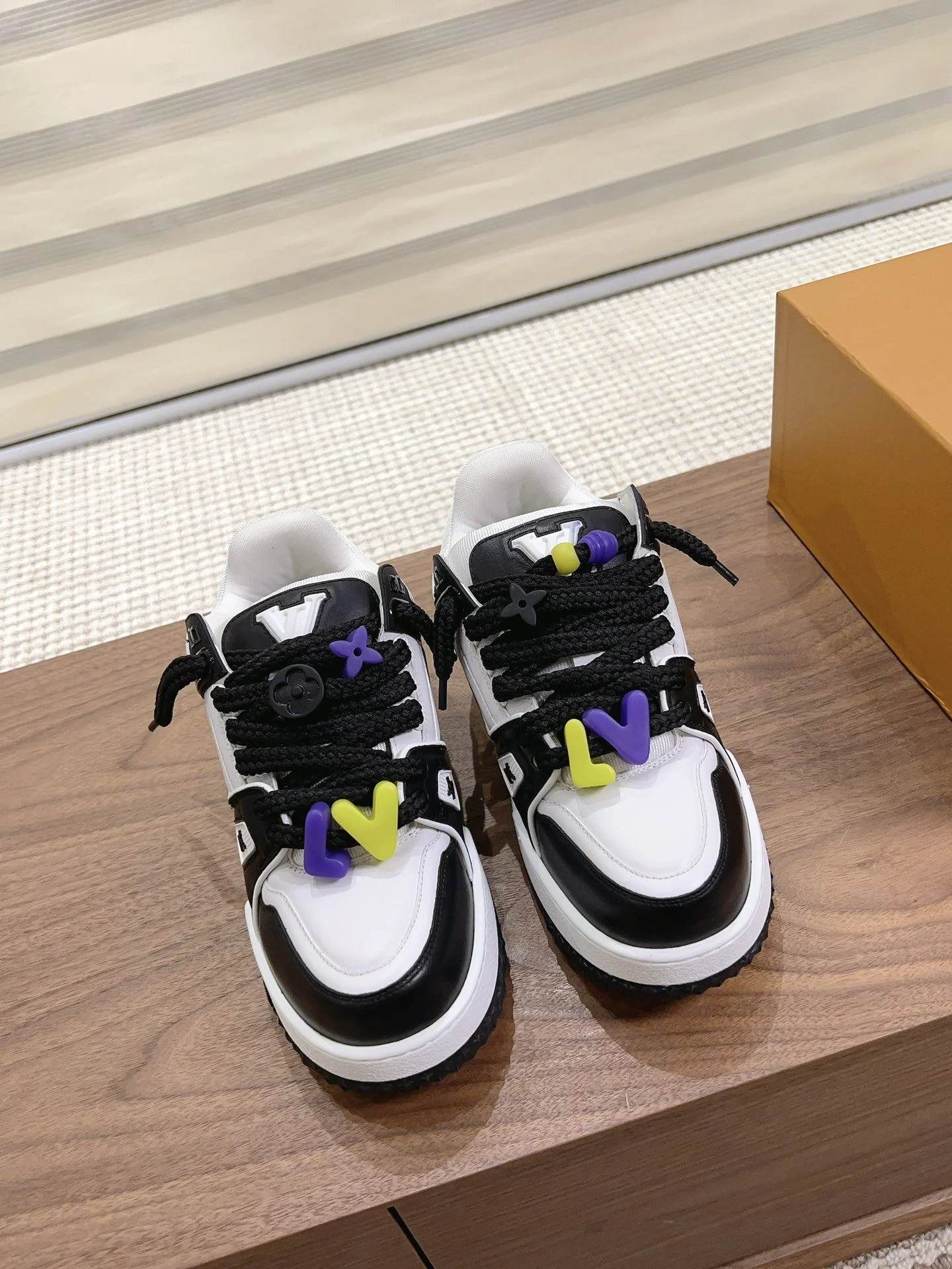Practical Louis Vuitton Trainer Sneaker 31380