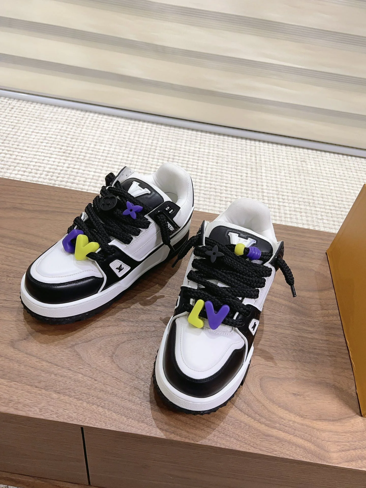 Practical Louis Vuitton Trainer Sneaker 31380