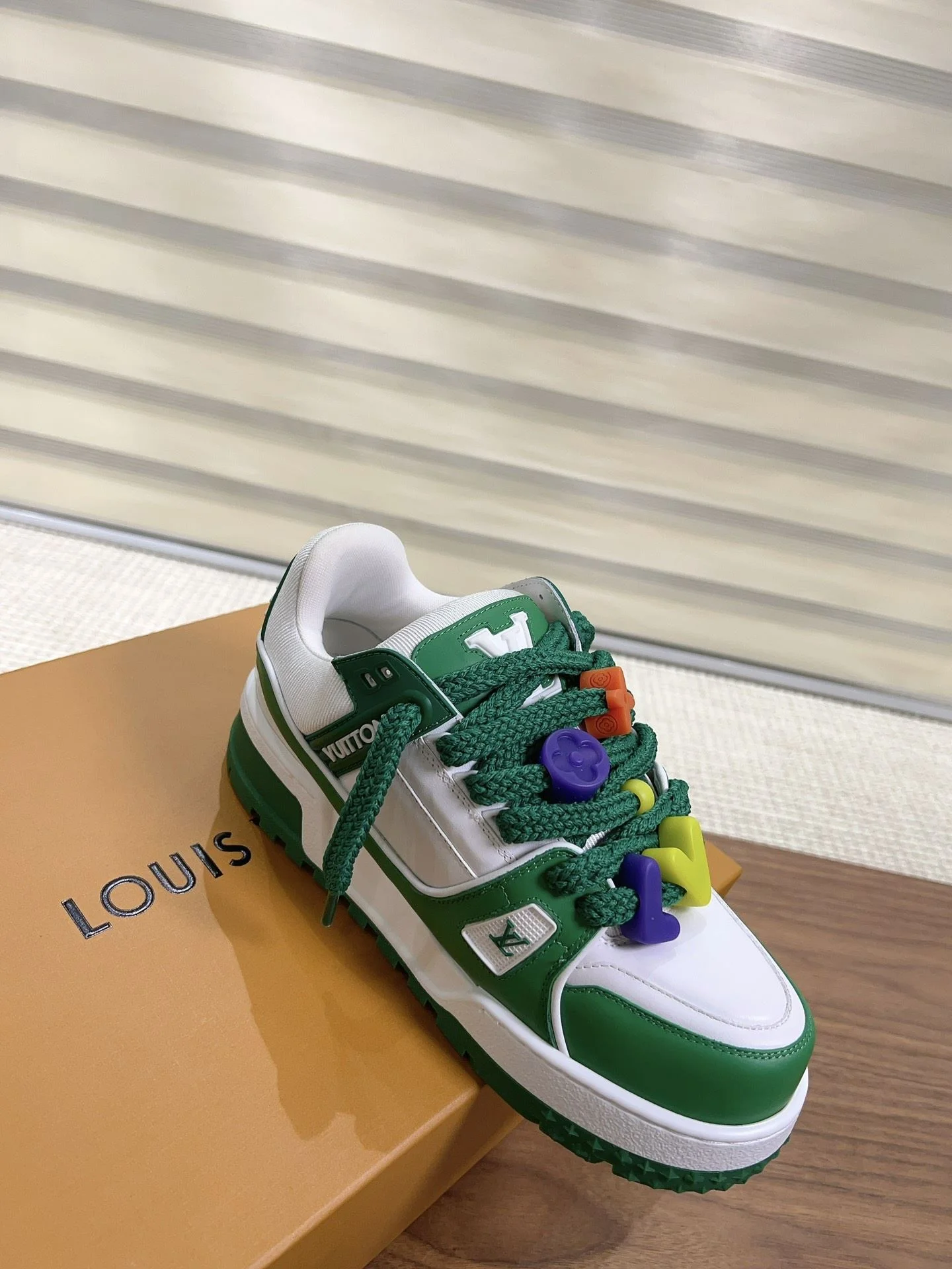 Louis Vuitton Trainer Sneaker WellDesigned 31374