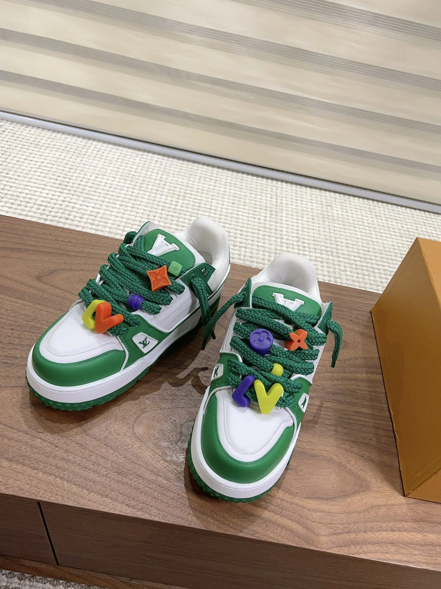 Louis Vuitton Trainer Sneaker WellDesigned 31374
