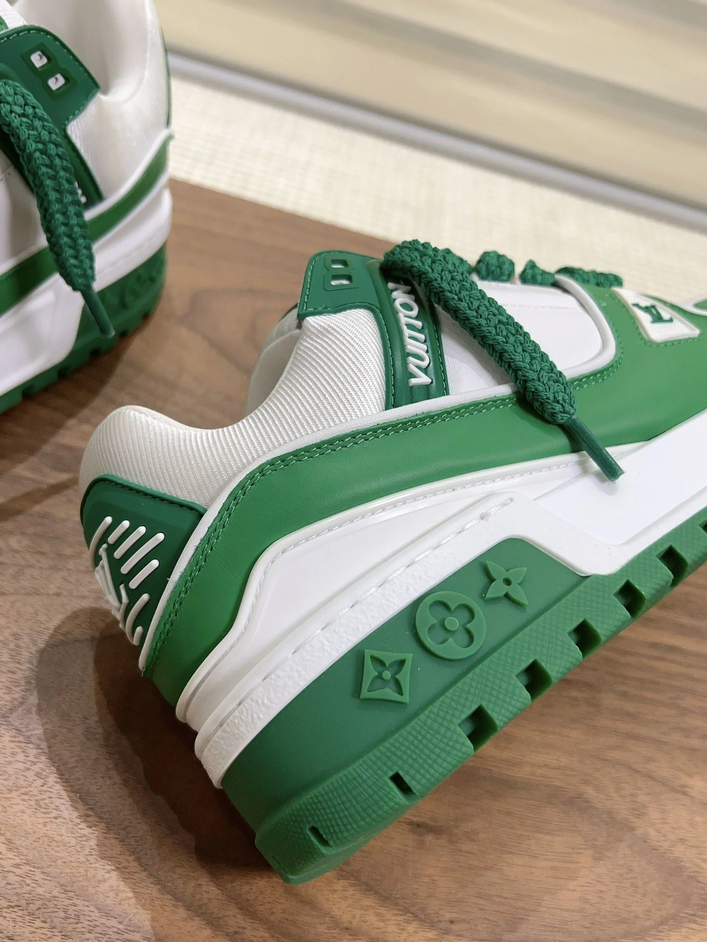 Louis Vuitton Trainer Sneaker WellDesigned 31374