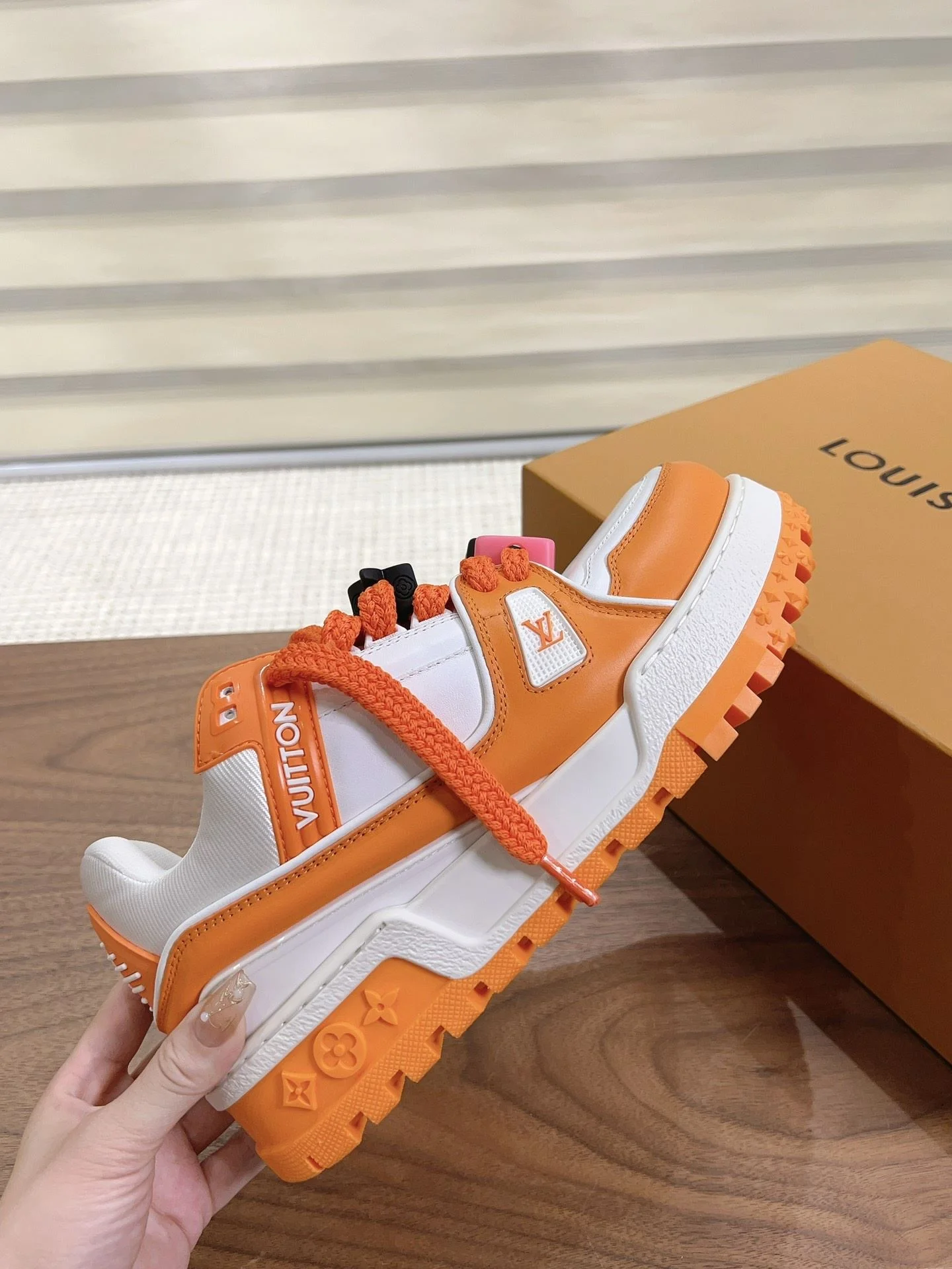 Fashionable Louis Vuitton Trainer Sneaker 31368