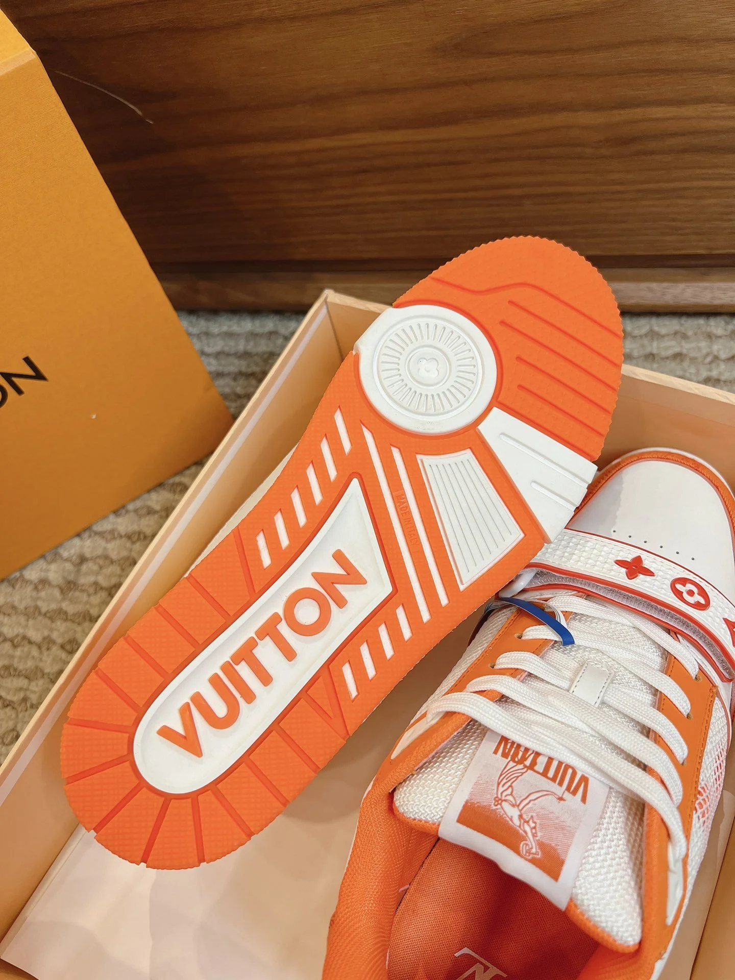 Louis Vuitton Trainer Sneaker Elegant 31375