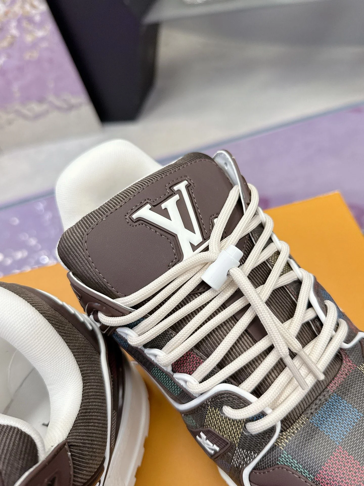 Louis Vuitton Trainer Sneaker Classic 31371