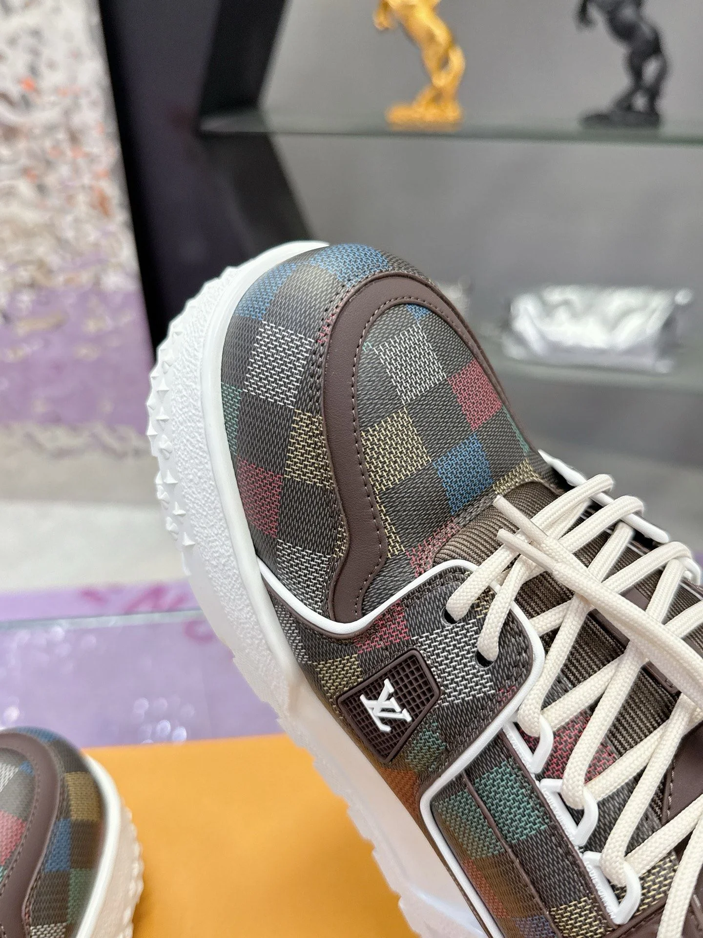 Louis Vuitton Trainer Sneaker Classic 31371