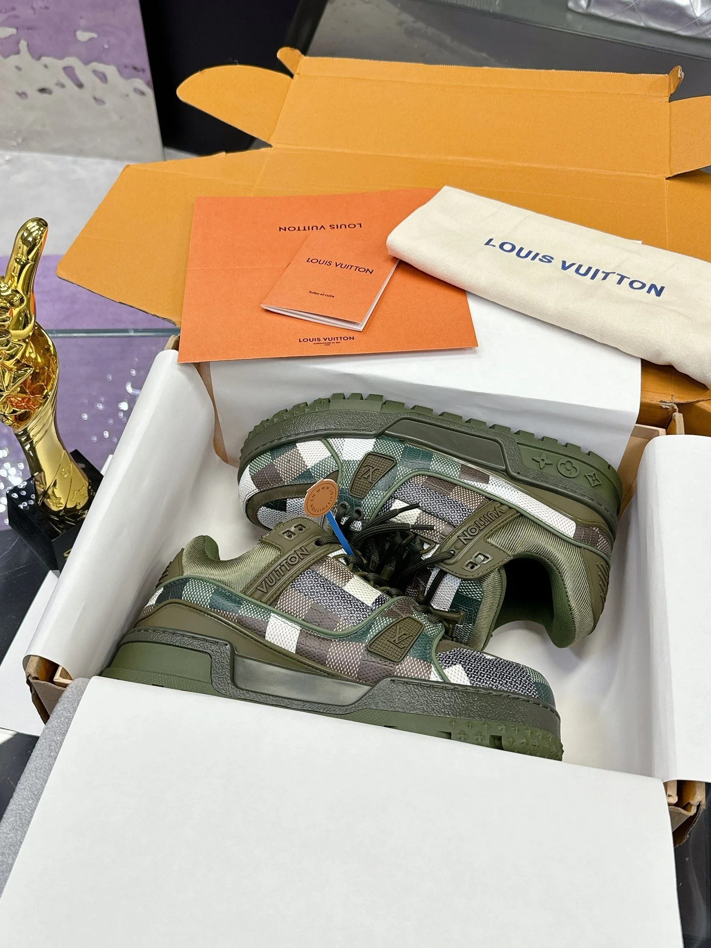 Unique Louis Vuitton Trainer Sneaker 31364