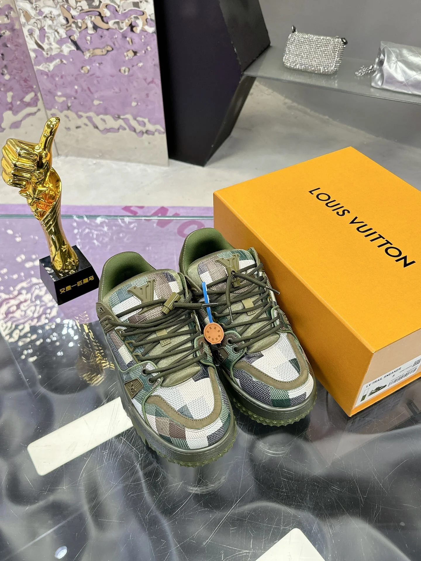 Unique Louis Vuitton Trainer Sneaker 31364