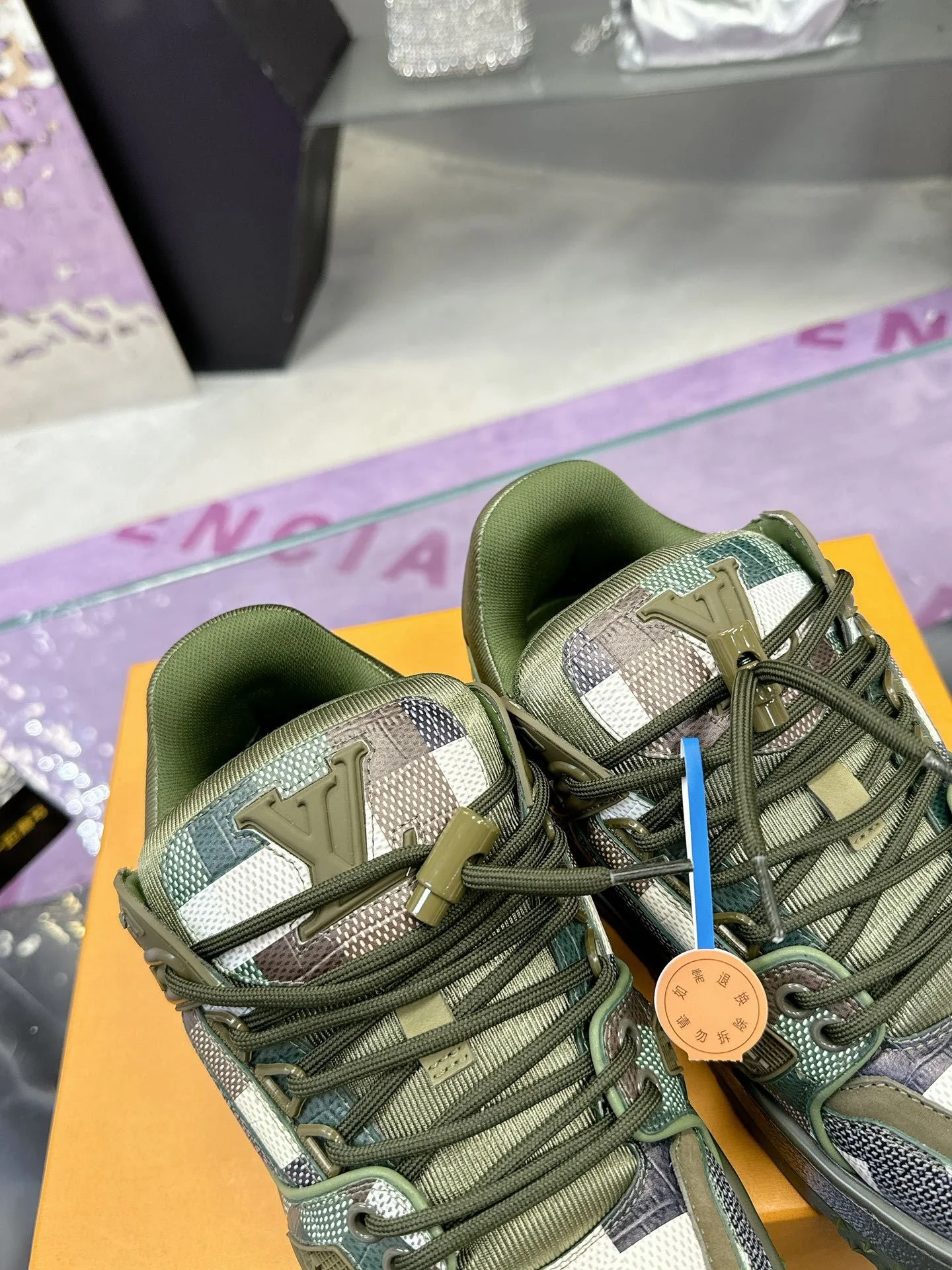 Unique Louis Vuitton Trainer Sneaker 31364