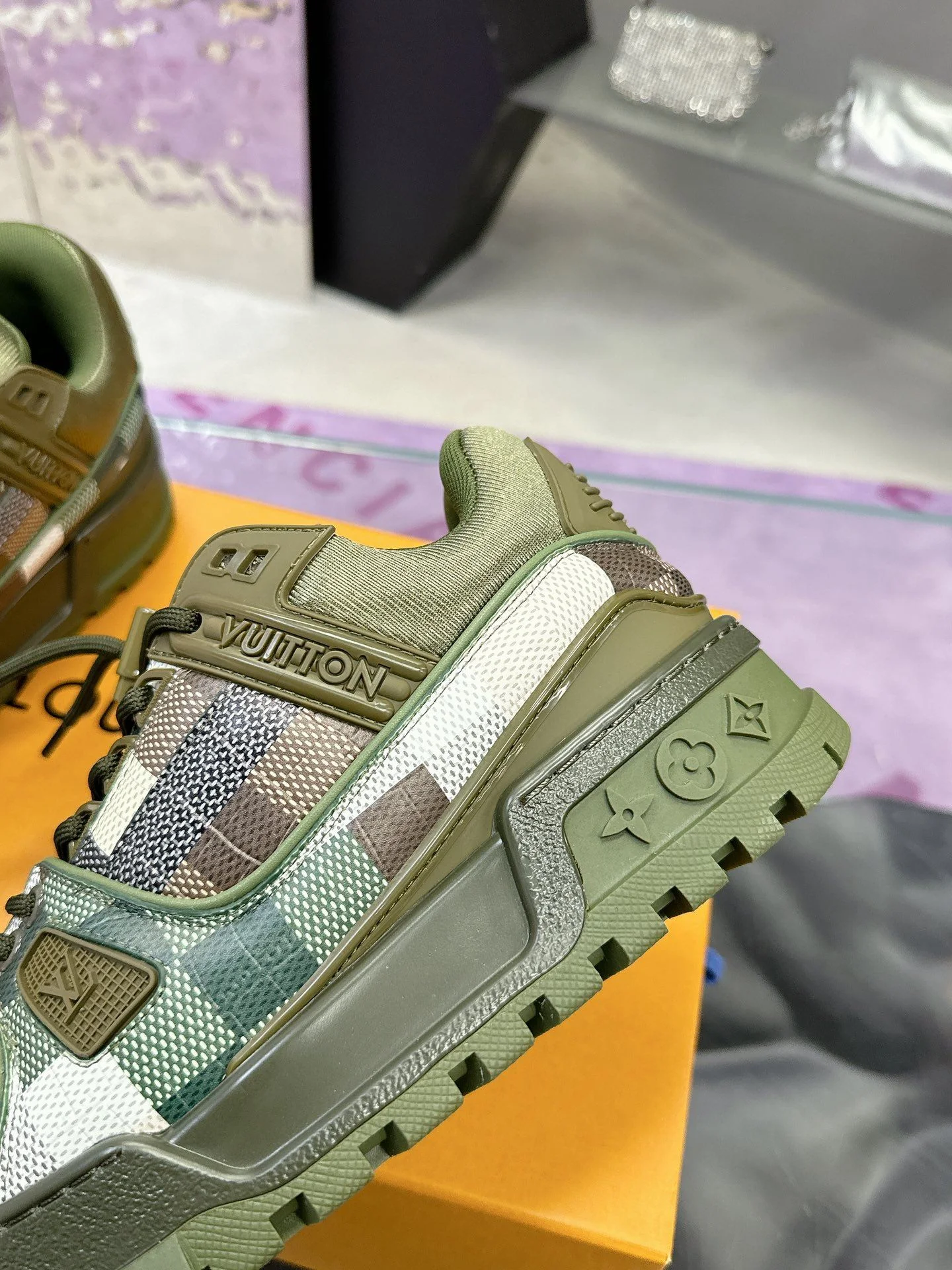Unique Louis Vuitton Trainer Sneaker 31364