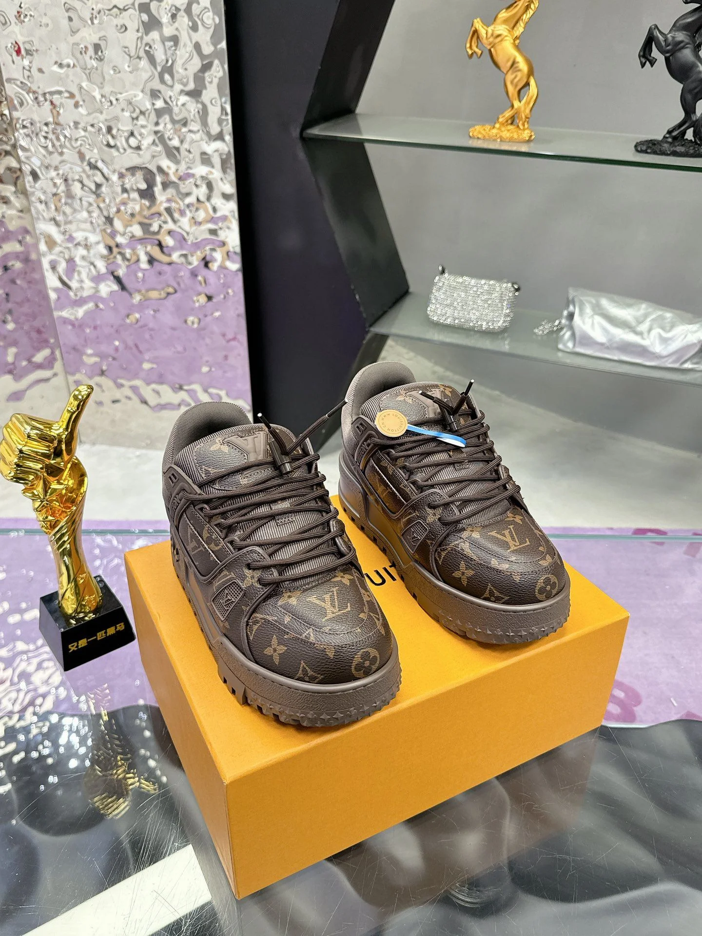 HighQuality Louis Vuitton Trainer Sneaker 31379