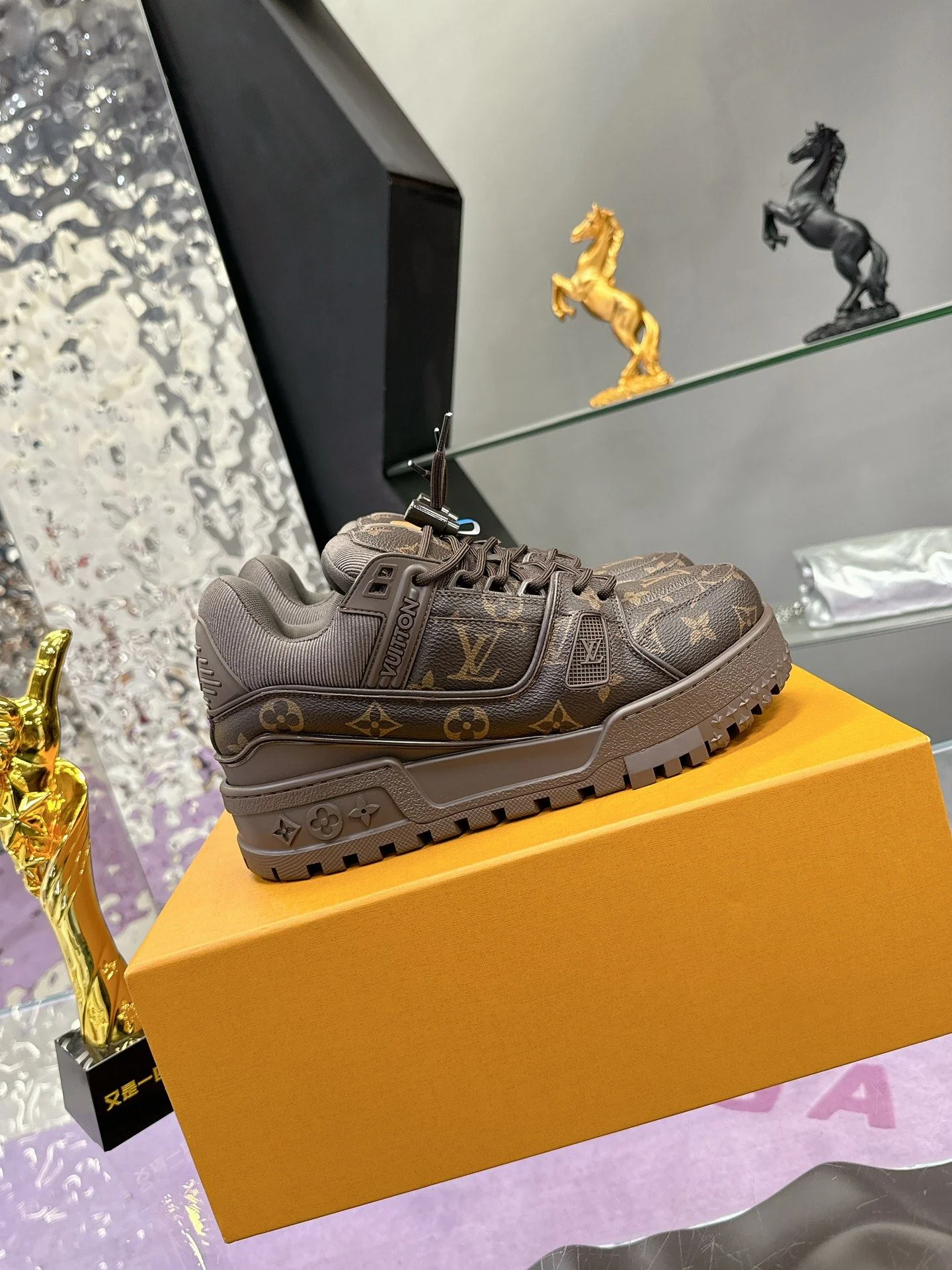 HighQuality Louis Vuitton Trainer Sneaker 31379