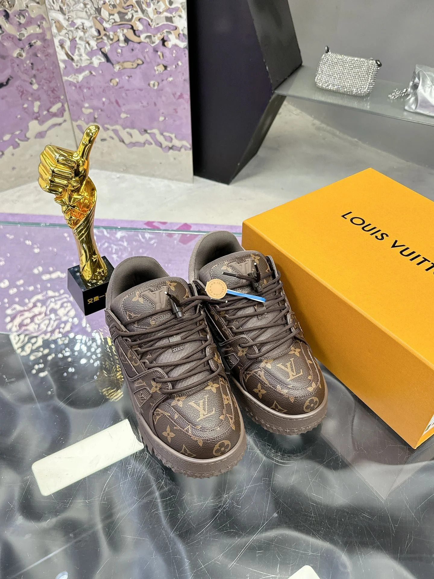 HighQuality Louis Vuitton Trainer Sneaker 31379