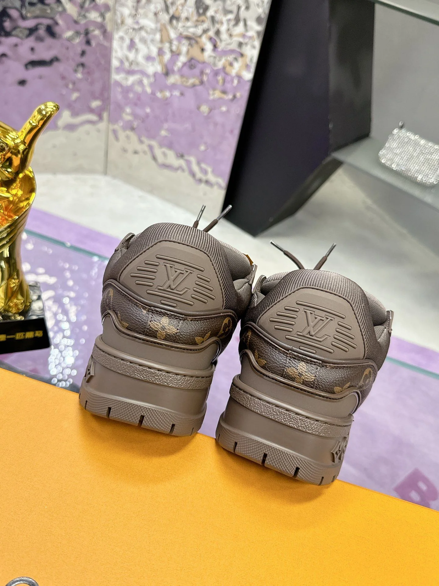 HighQuality Louis Vuitton Trainer Sneaker 31379