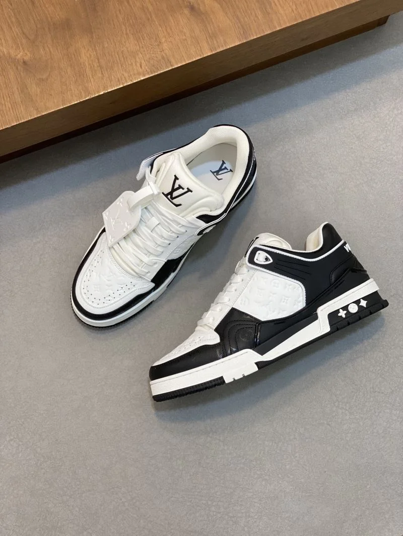 ModernLook Louis Vuitton Trainer Sneaker 32161