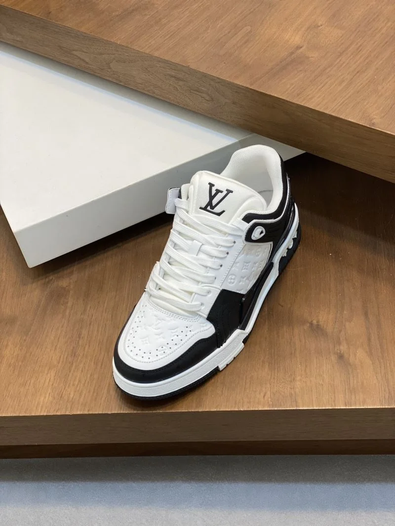 ModernLook Louis Vuitton Trainer Sneaker 32161