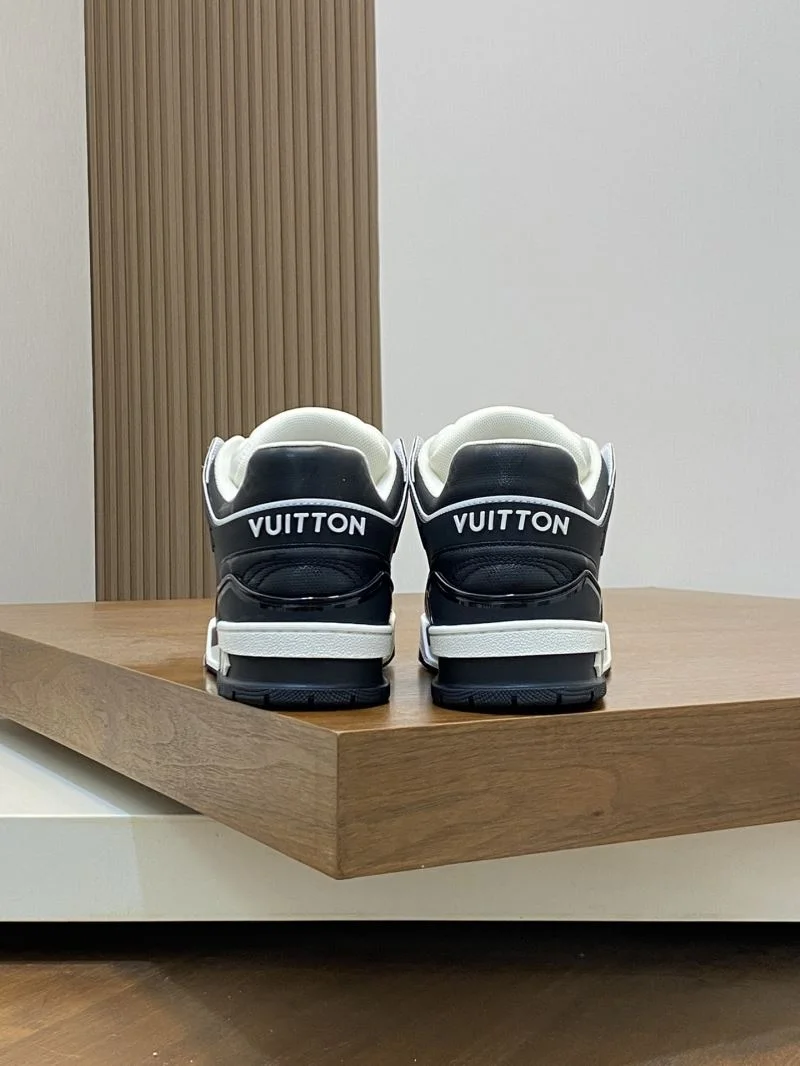 ModernLook Louis Vuitton Trainer Sneaker 32161