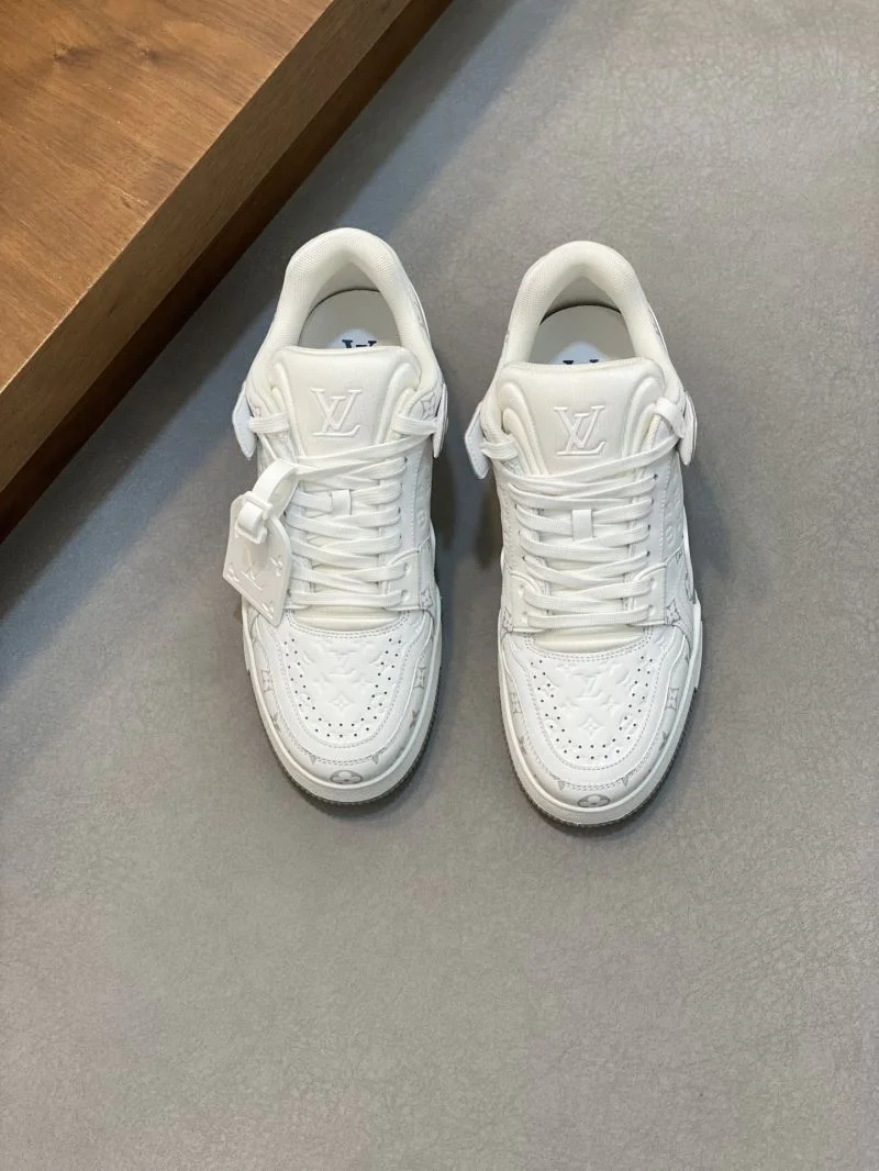Louis Vuitton Trainer Sneaker Breathable 32137