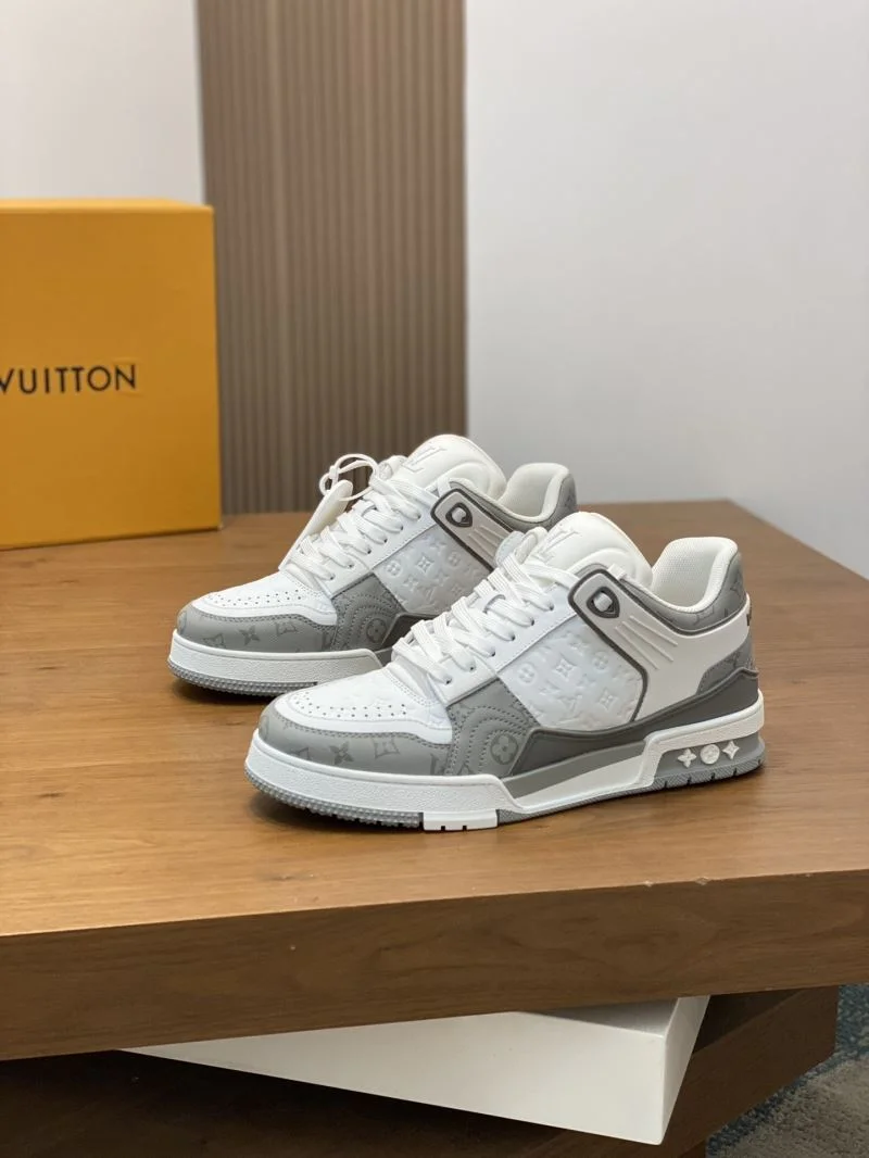 Sleek Louis Vuitton Trainer Sneaker 32159