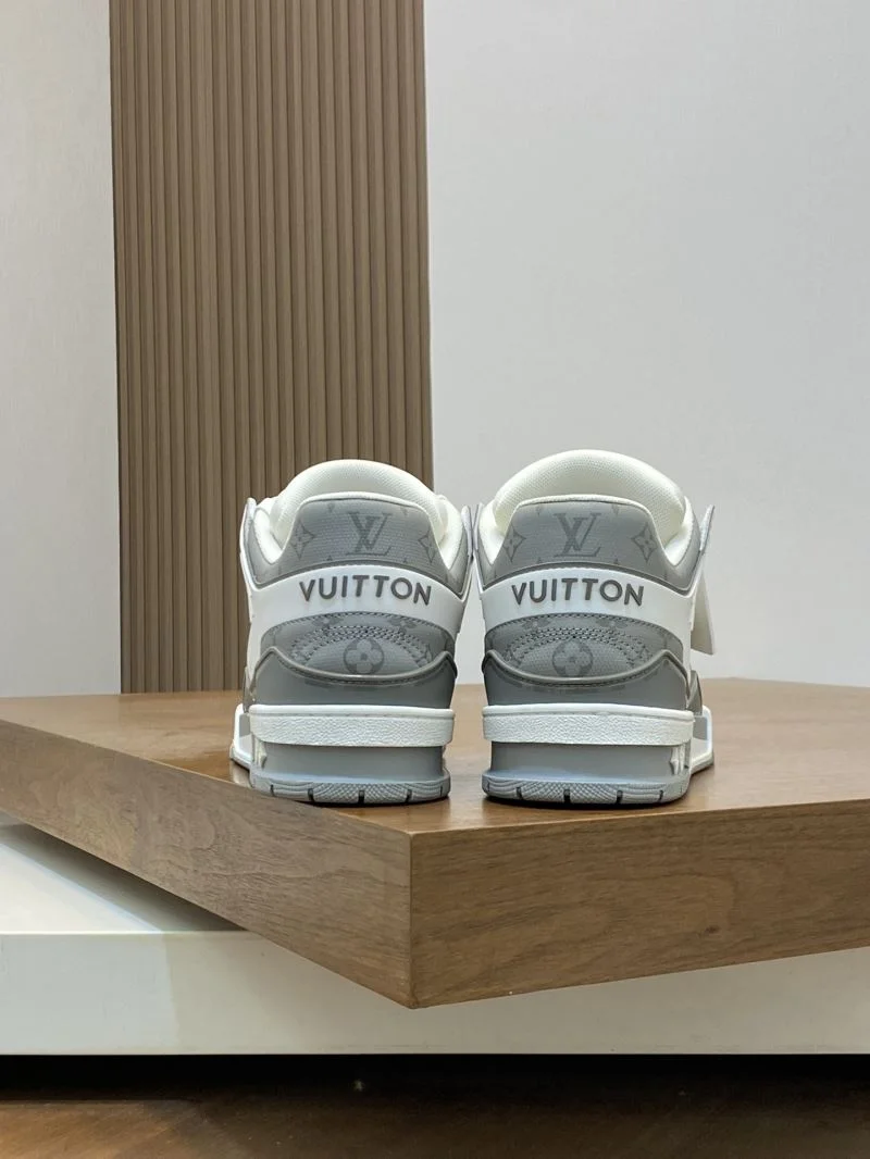 Sleek Louis Vuitton Trainer Sneaker 32159