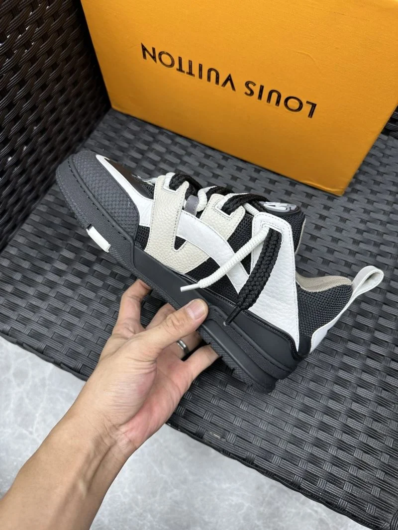 Louis Vuitton Trainer Sneaker Lightweight 32139