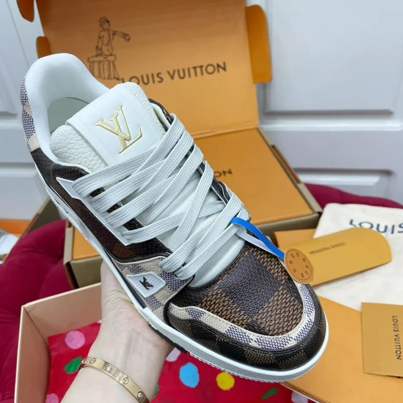 Comfortable Louis Vuitton Trainer Sneaker 32156