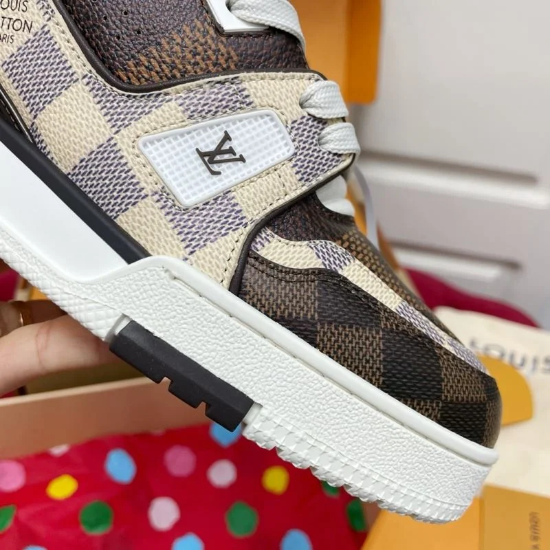 Comfortable Louis Vuitton Trainer Sneaker 32156
