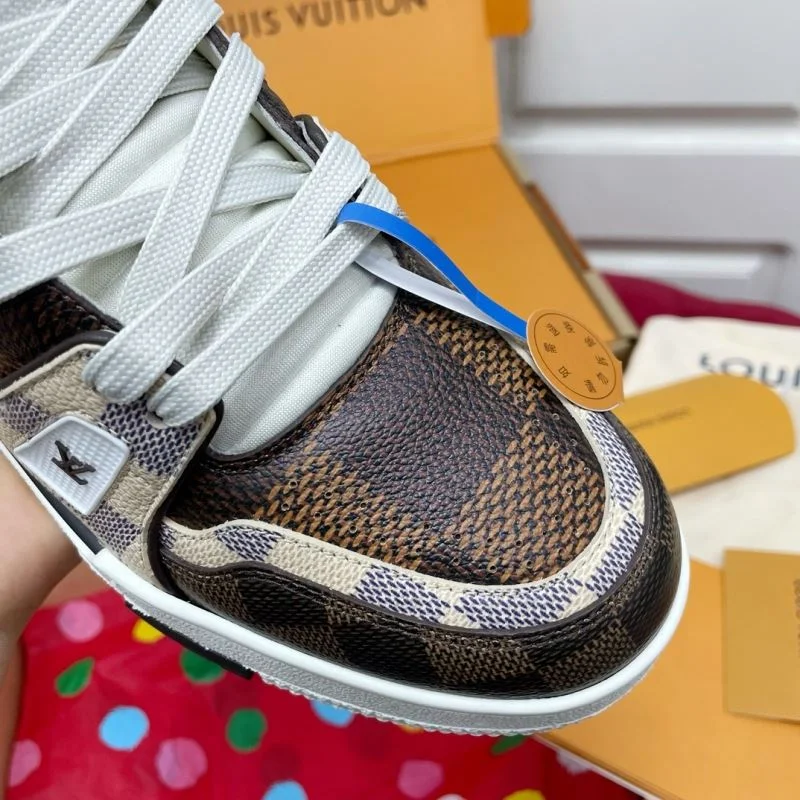 Comfortable Louis Vuitton Trainer Sneaker 32156
