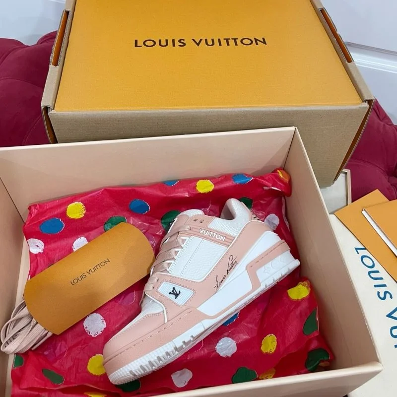 Effortless Louis Vuitton Trainer Sneaker 32142