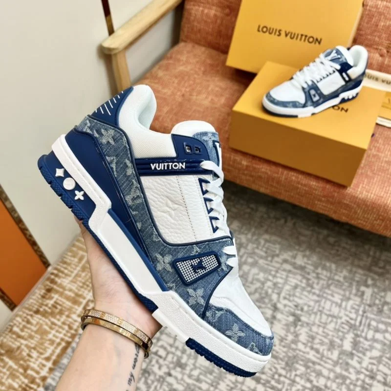 Louis Vuitton Trainer Sneaker Elegant 32138