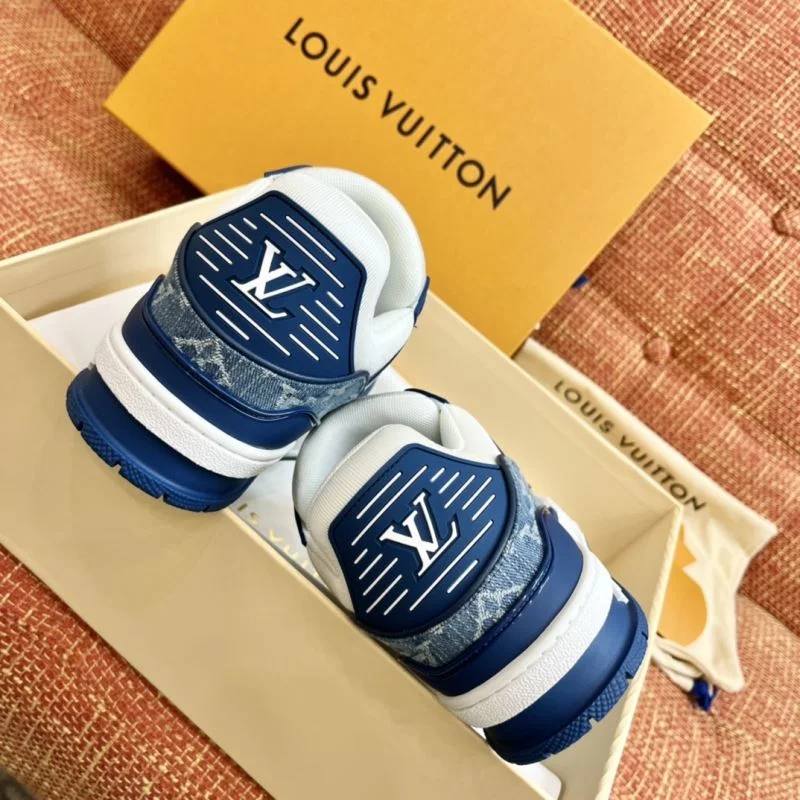 Louis Vuitton Trainer Sneaker Elegant 32138
