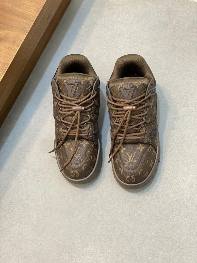Supportive Louis Vuitton Trainer Sneaker 32146