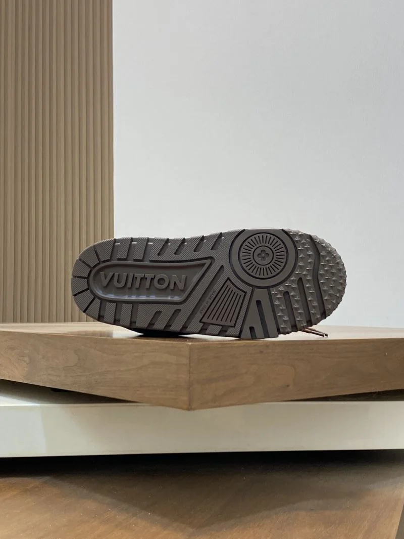 Supportive Louis Vuitton Trainer Sneaker 32146