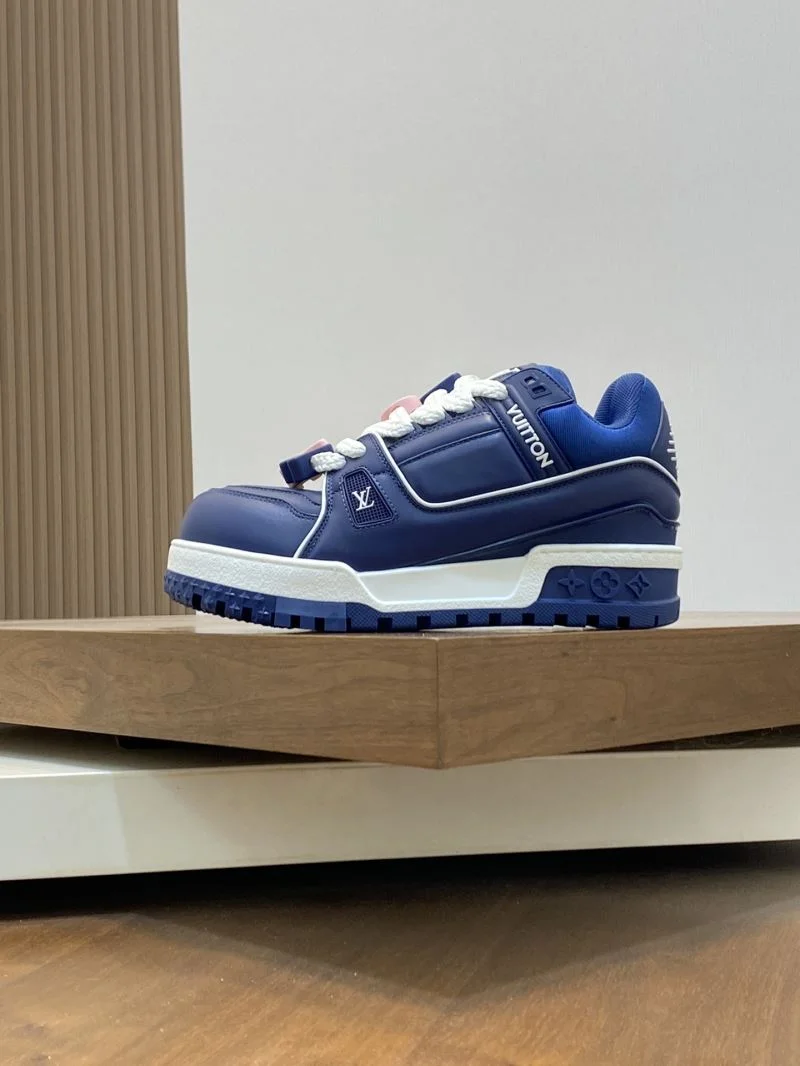 Louis Vuitton Trainer Sneaker Lightweight 32135