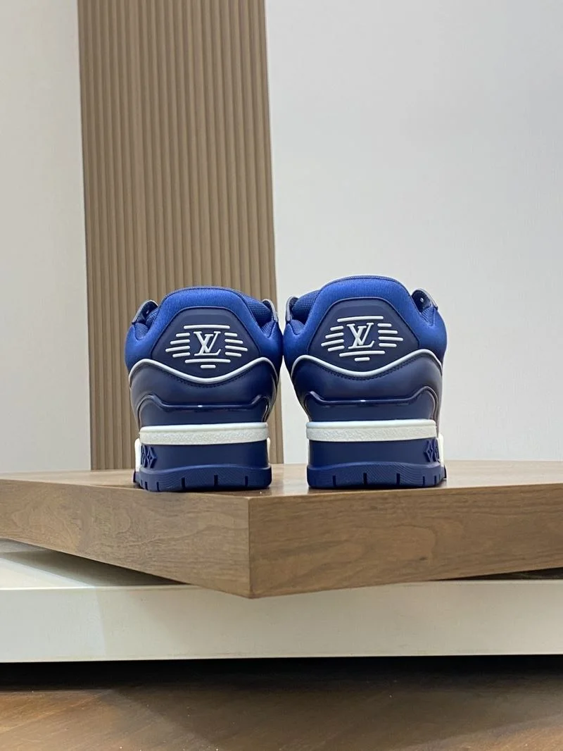 Louis Vuitton Trainer Sneaker Lightweight 32135