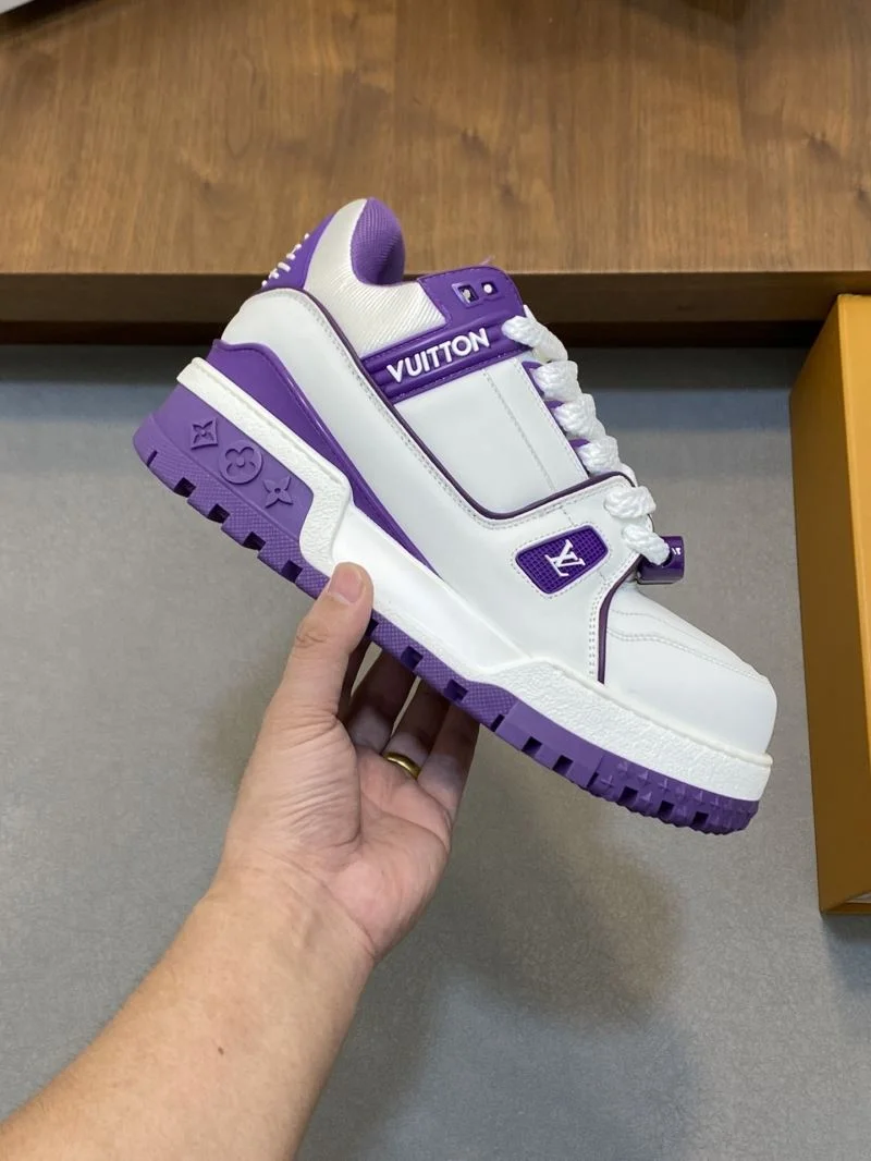 Louis Vuitton Trainer Sneaker Lightweight 32130